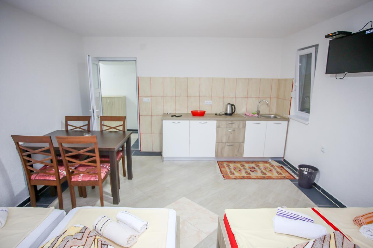 Apartments River Una 4 Bihać Esterno foto